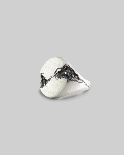 Ruin Signet Ring - Diamonds - ONE/OFF Archive